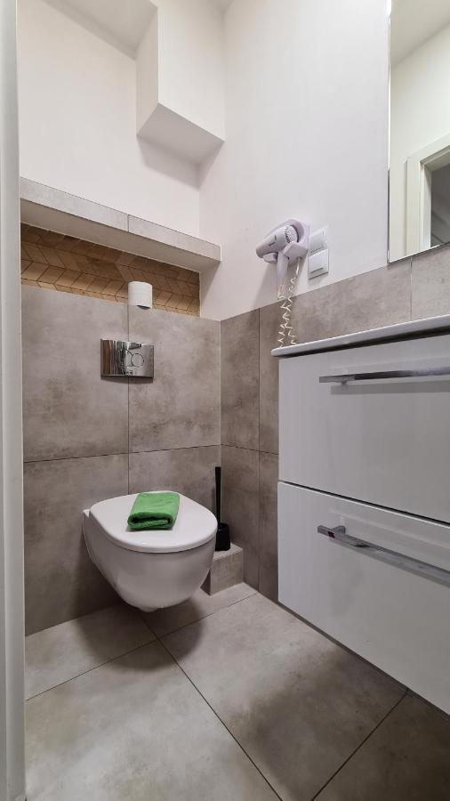 Апартаменты Studio I Pokoje I Pokoje Z Lazienkami Гданьск Экстерьер фото