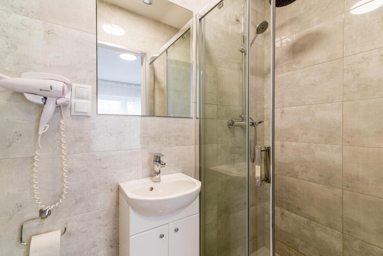 Апартаменты Studio I Pokoje I Pokoje Z Lazienkami Гданьск Экстерьер фото